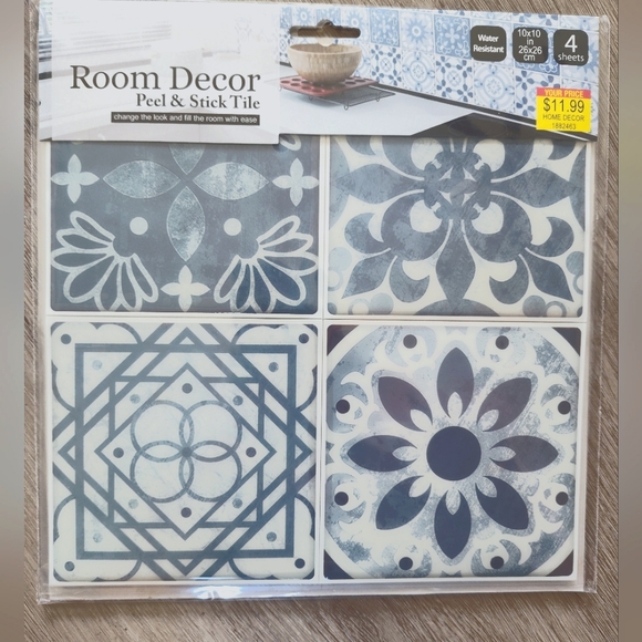 $6🌀🆕1 Pkg of Peel & Stick=(16 Tile Squares) - Picture 1 of 2